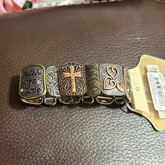 Northcrest Bracelet - Picture 3 of 3